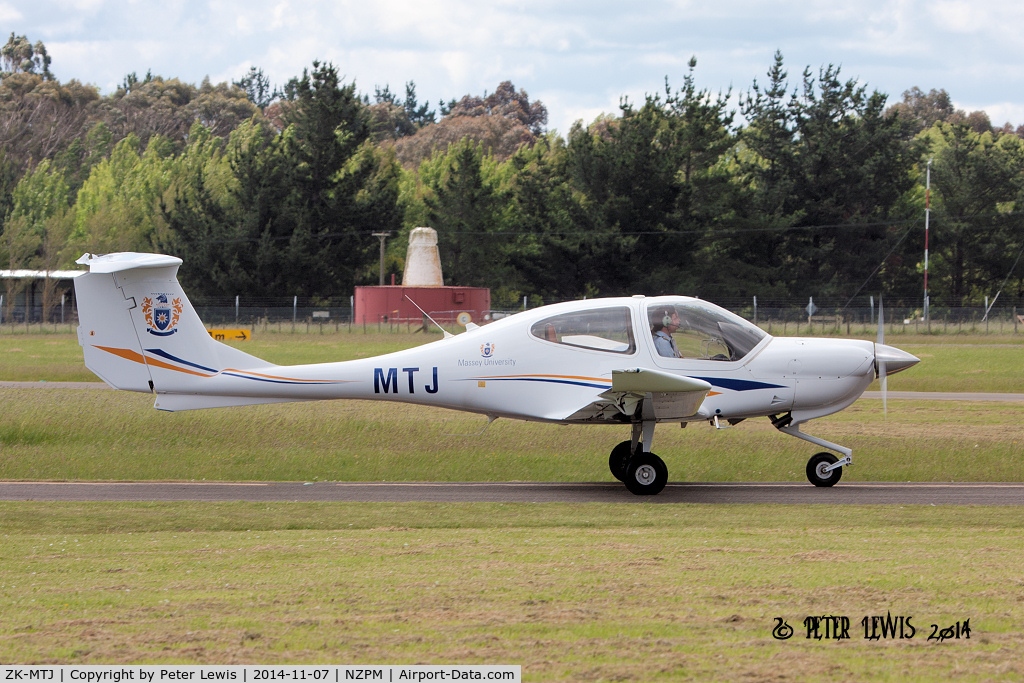 ZK-MTJ, Diamond DA-40 Diamond Star C/N 40.1020, Massey University School of Aviation, Palmerston North