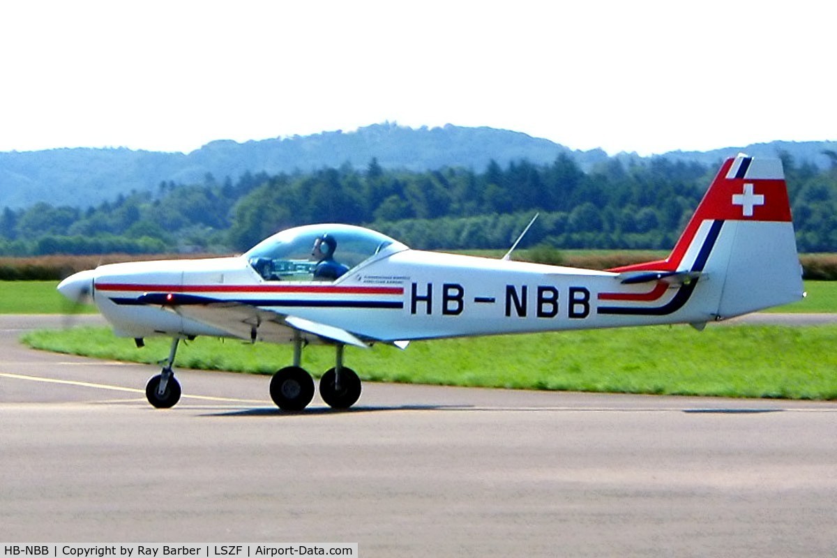 HB-NBB, 1983 Slingsby T-67M Firefly C/N 2003, Slingsby T.67M Firefly [2003] Birrfeld~HB 22/07/2004
