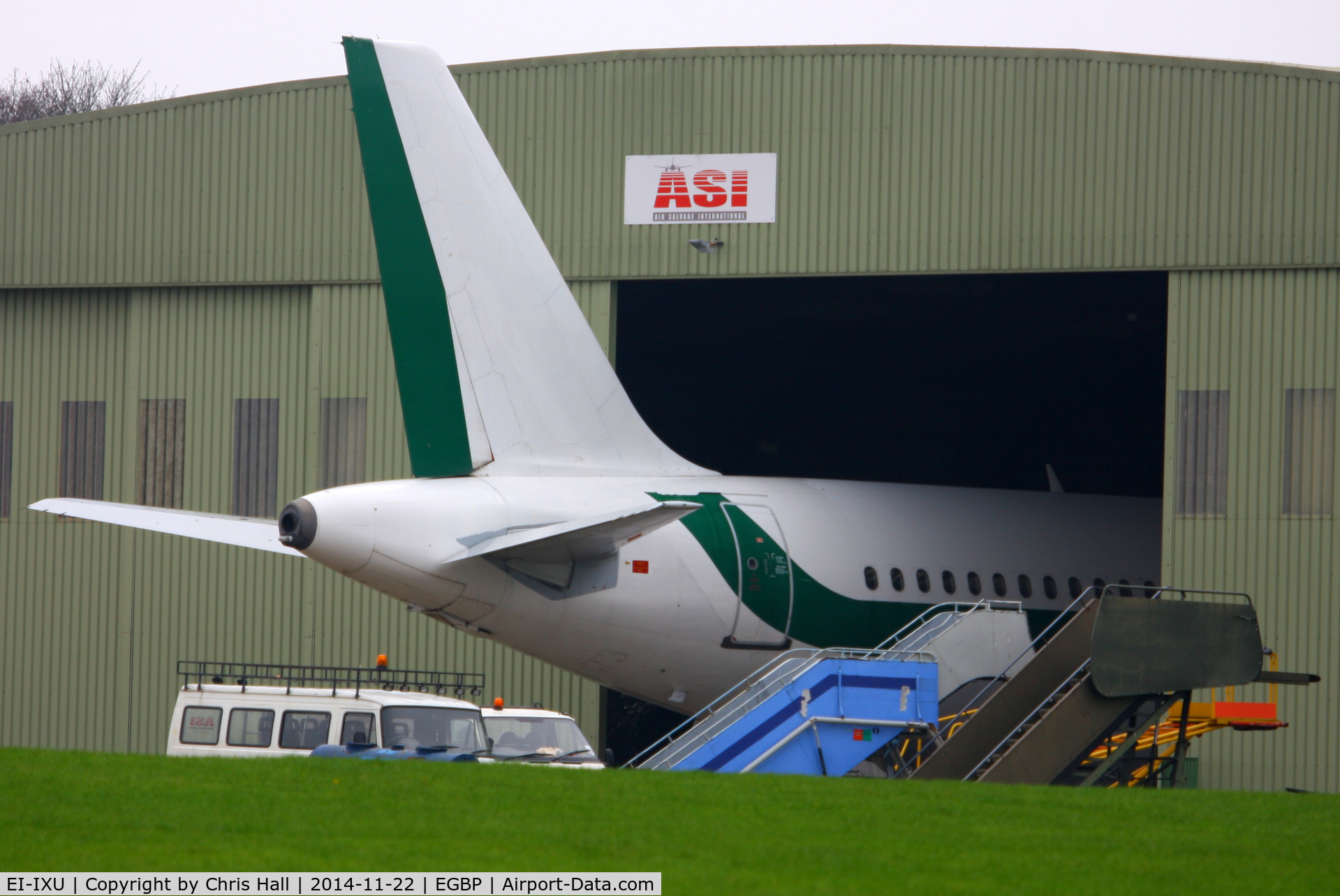 EI-IXU, 1993 Airbus A321-111 C/N 434, ex Alitalia A321 in the ASI hangar at Kemble