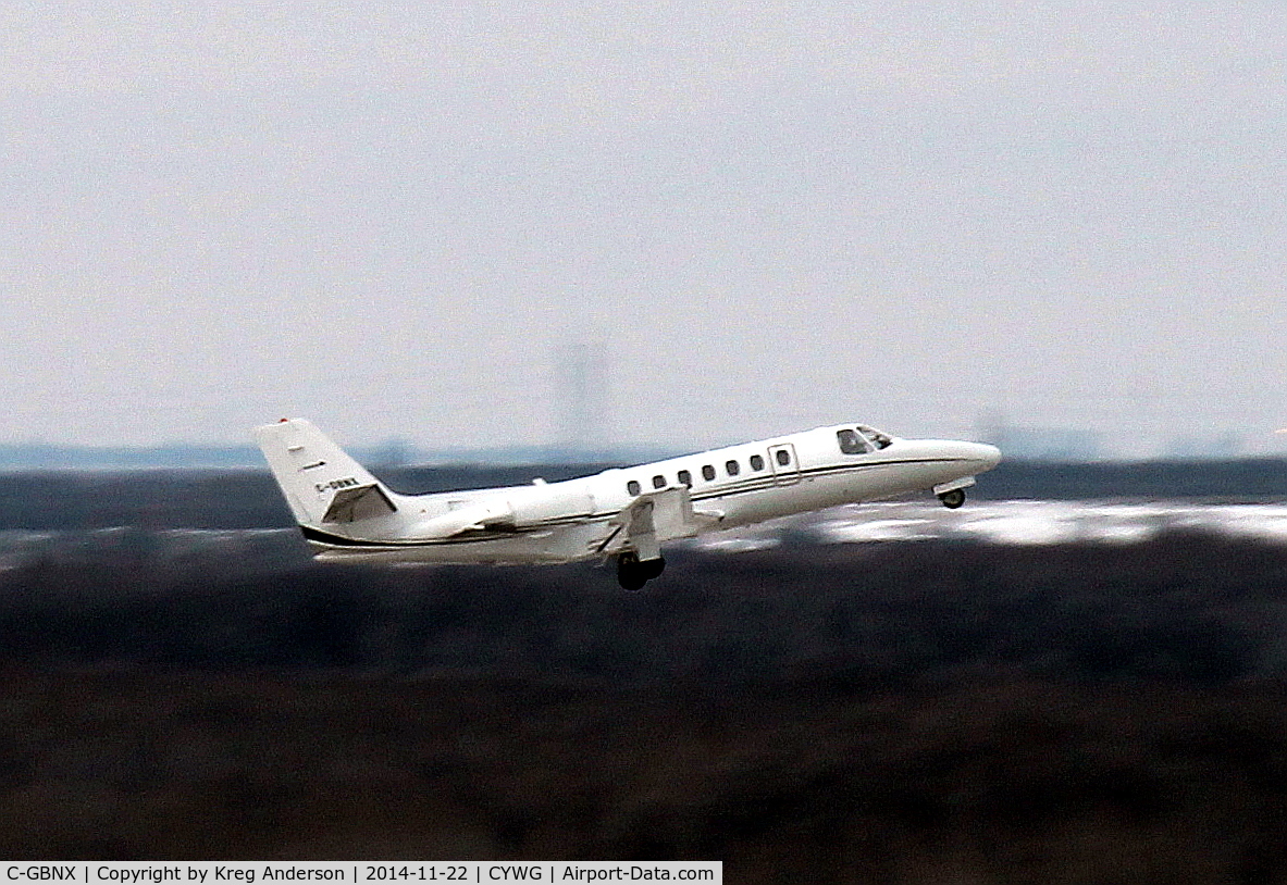 C-GBNX, 1990 Cessna 560 Citation V C/N 560-0074, Cessna 560 Citation Excel taking off.