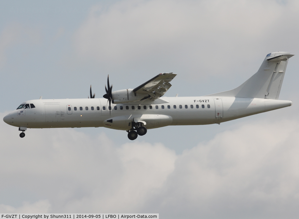 F-GVZT, 2008 ATR 72-212A C/N 789, Landing rwy 32L in all white c/s without titles