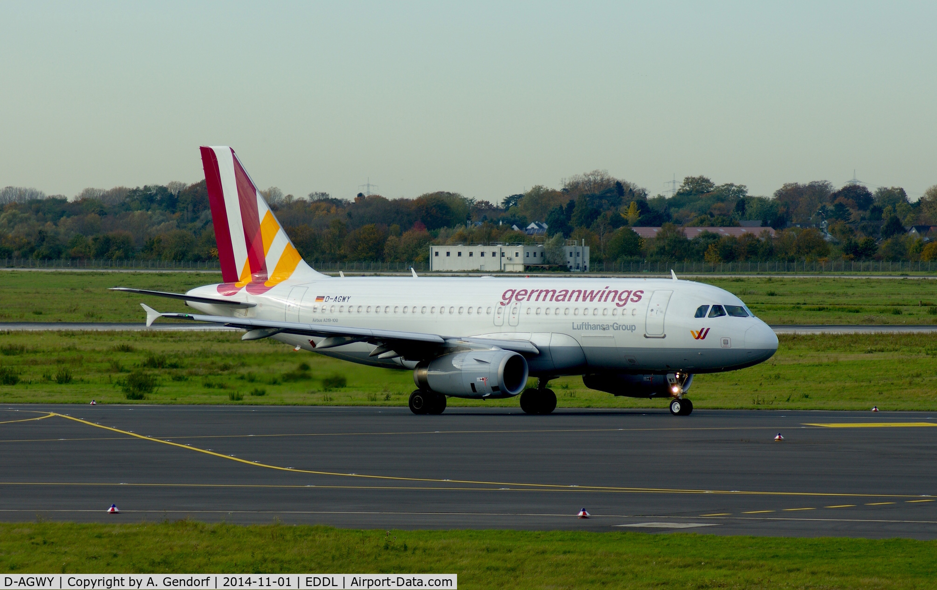 D-AGWY, 2013 Airbus A319-132 C/N 5941, Germanwings, is here taxiing at Düsseldorf Int'l(EDDL)