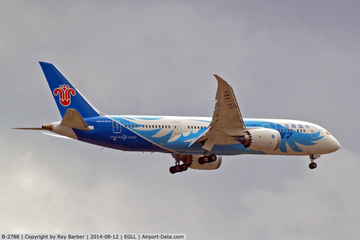 B-2788, 2014 Boeing 787-8 Dreamliner Dreamliner C/N 34932, Boeing 787-8 Dreamliner [34932] (China Southern Airlines) 12/08/2014. On approach 27L.