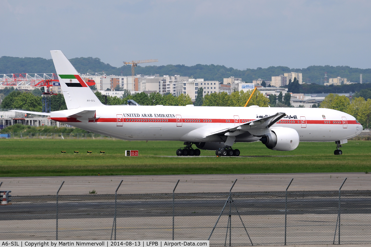 A6-SIL, 2009 Boeing 777-35R/ER C/N 36563, United Arab Emirates
