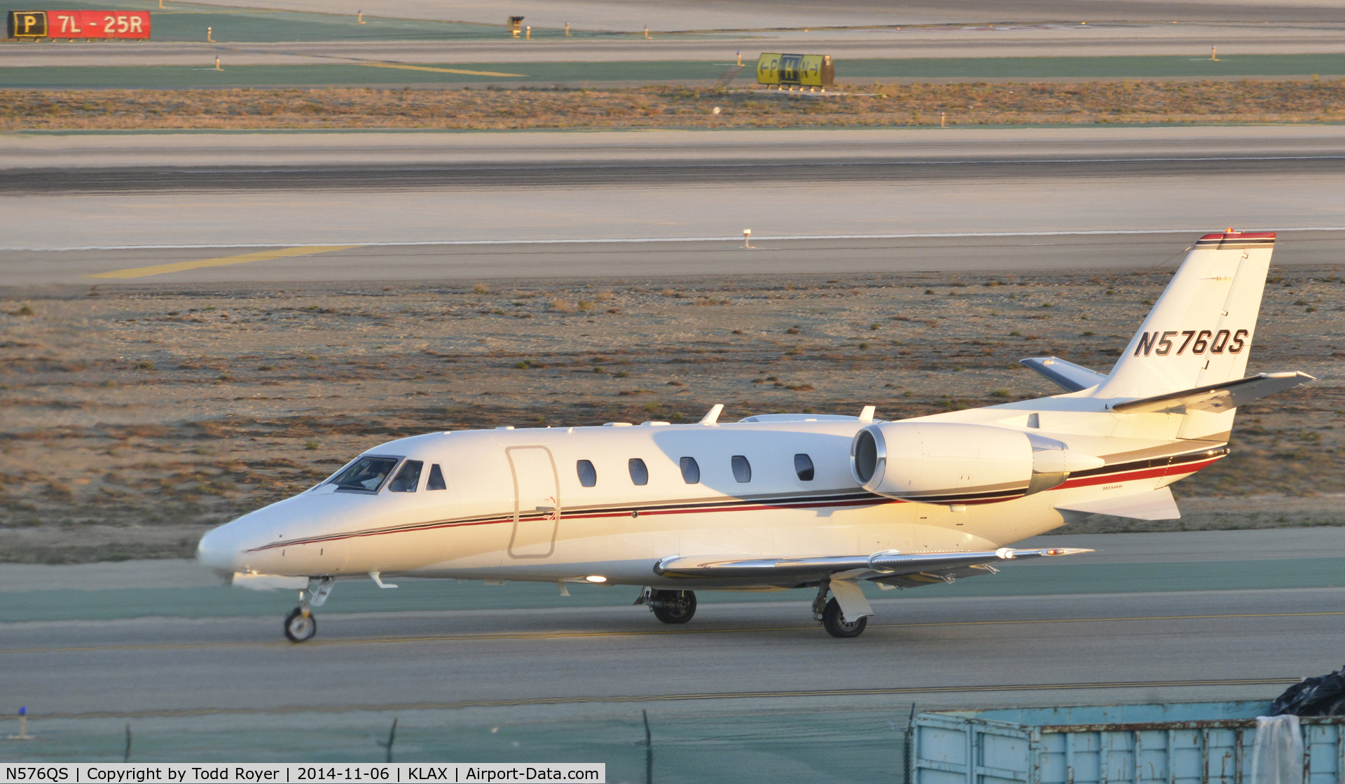 N576QS, Cessna 560XL C/N 560-5708, Taxiing for departure at LAX