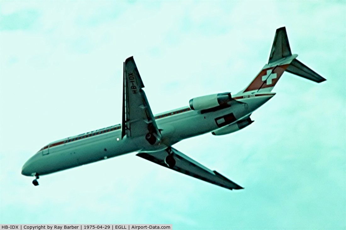 HB-IDX, 1968 Douglas DC-9-41 C/N 47117, McDonnell Douglas DC-9-41 [47117] (Swissair) Home~G 29/04/1975. From a slide. On approach 27R.