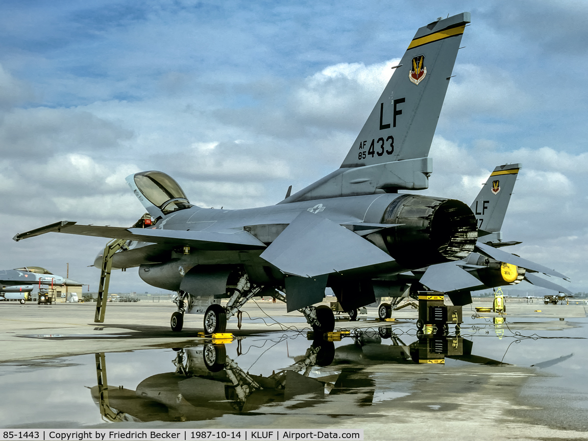 85-1443, General Dynamics F-16C Fighting Falcon C/N 5C-223, flightline at Luke AFB