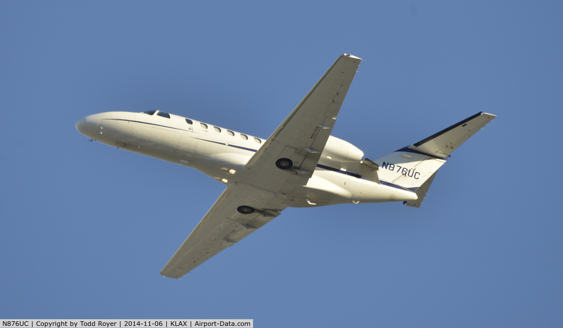 N876UC, 2003 Cessna 525A CitationJet CJ2 C/N 525A-0147, Departing LAX on 2R