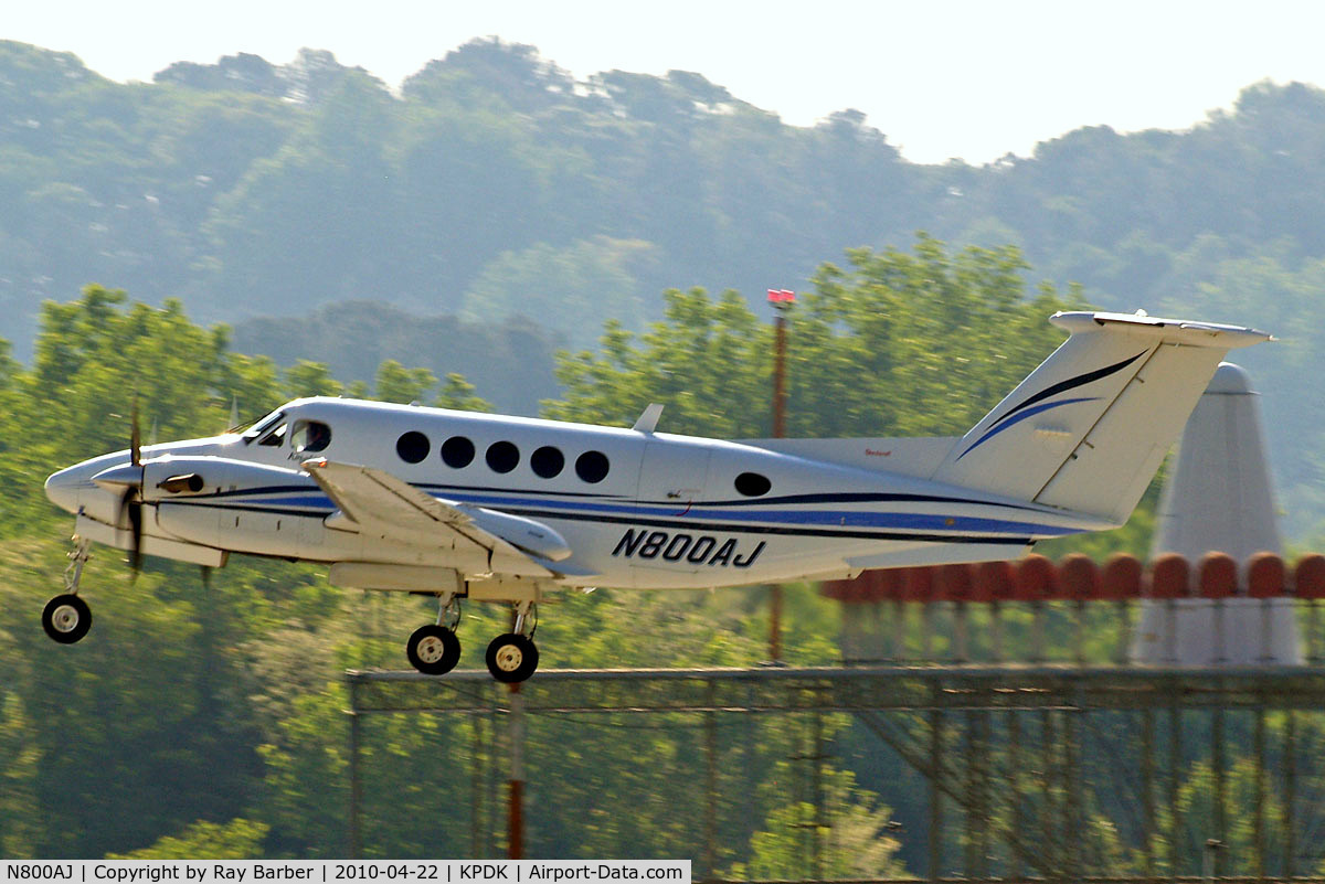 N800AJ, 2001 Raytheon B200 King Air C/N BB-1789, Beech B200 Super King Air [BB-1789] Atlanta-Dekalb Peachtree~N 22/04/2010