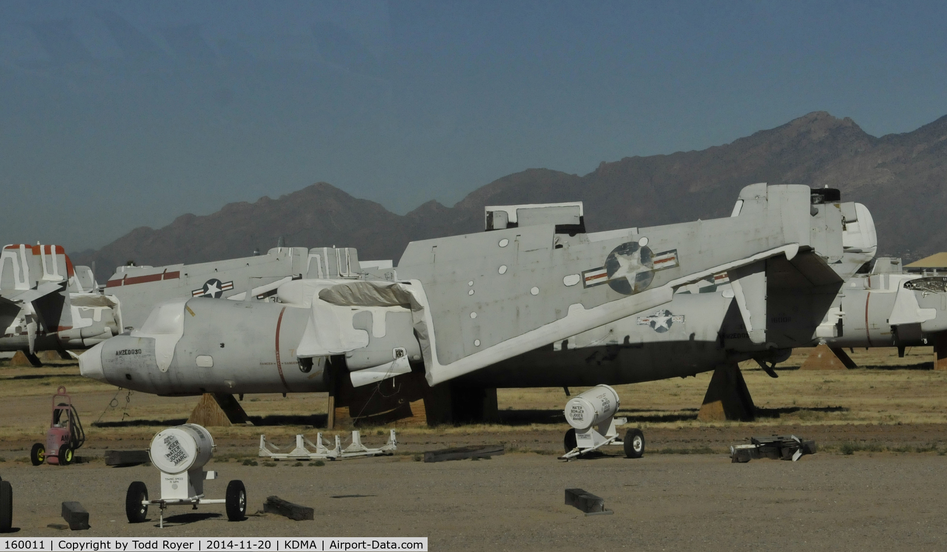 160011, Grumman E-2C Hawkeye C/N A033, Getting parted out at the 