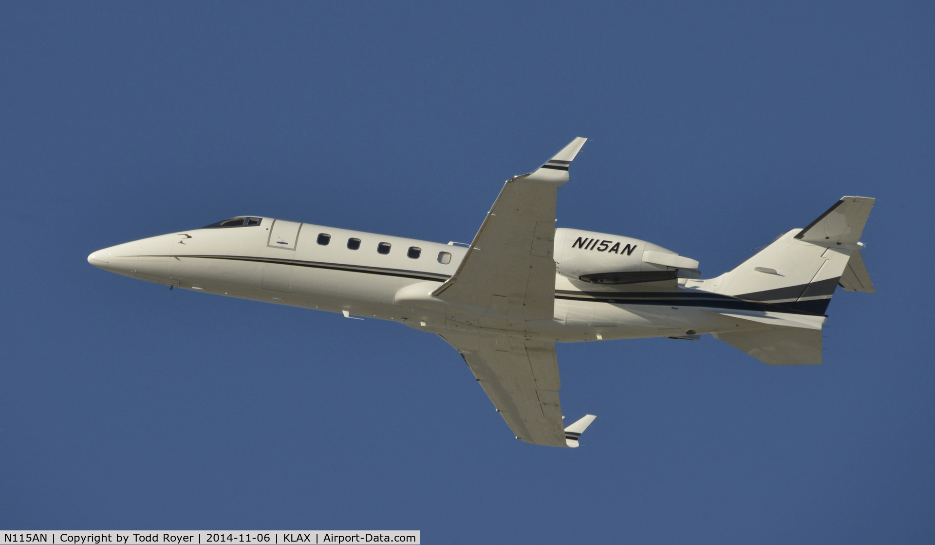 N115AN, 2006 Learjet 60 C/N 308, Departing LAX on 25L