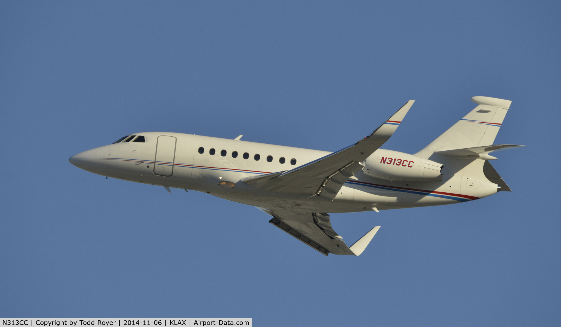 N313CC, 2003 Dassault Falcon 2000EX C/N 12, Departing LAX on 25R