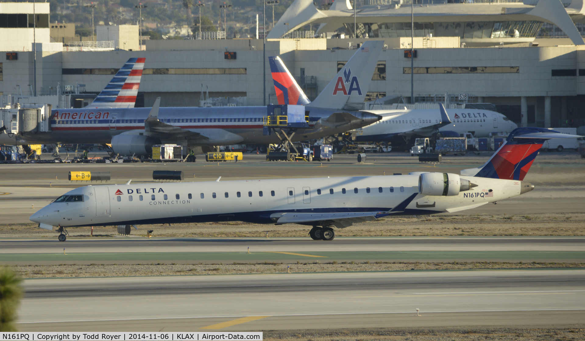 N161PQ, 2008 Bombardier CRJ-900ER (CL-600-2D24) C/N 15161, Taxiing to gate at LAX