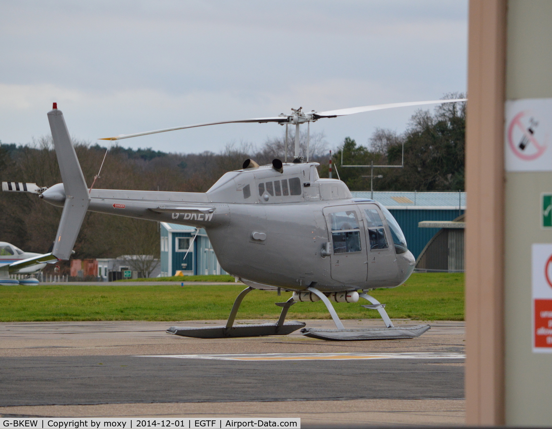 G-BKEW, 1980 Bell 206B JetRanger III C/N 3010, Bell Jet Ranger III at Fairoaks. Ex D-HDAD.