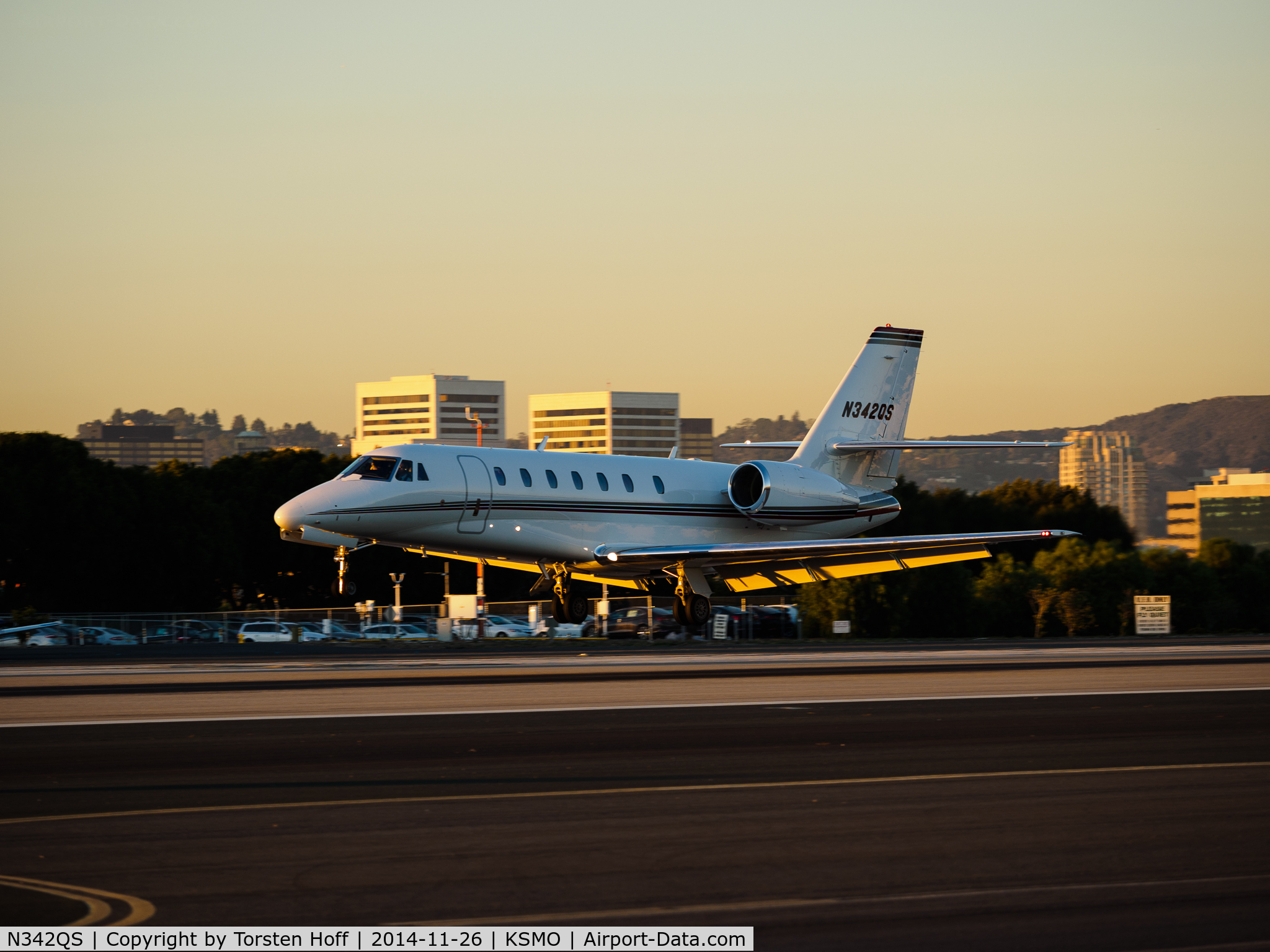 N342QS, 2008 Cessna 680 Citation Sovereign C/N 680-0214, N342QS arriving on RWY 21