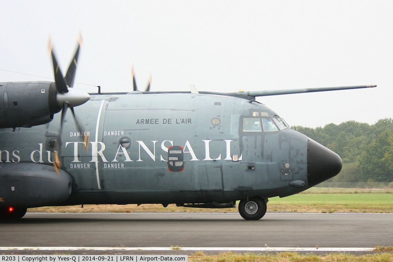 R203, Transall C-160R C/N 203, Transall C-160R  (64-GC), Taxiing to holding point, Rennes-St Jacques airport (LFRN-RNS) Air show 2014
