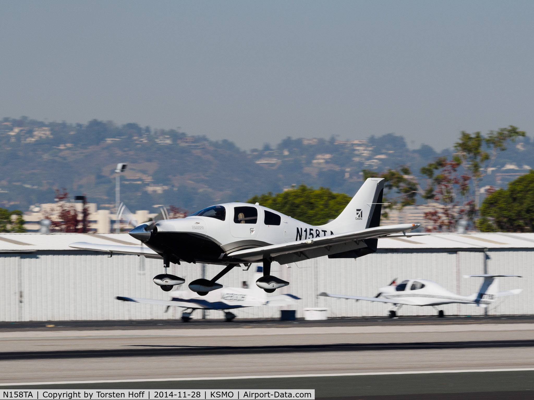 N158TA, 2008 Cessna LC41-550FG C/N 411005, N158TA arriving on RWY 21
