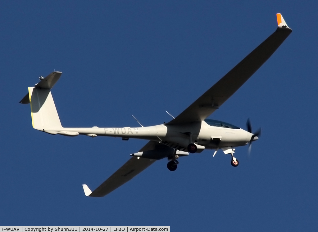 F-WUAV, 2009 Sagem S15 UAV Patroller V1 C/N 005, Passing throught the airport...