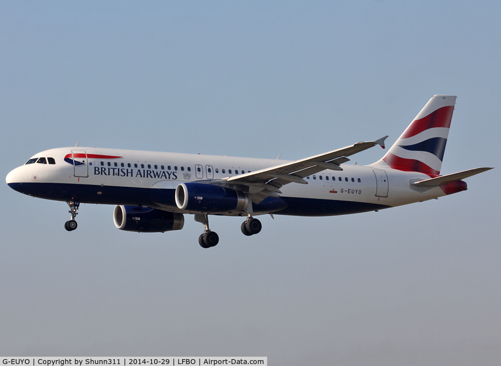 G-EUYO, 2013 Airbus A320-232 C/N 5634, Landing rwy 14R