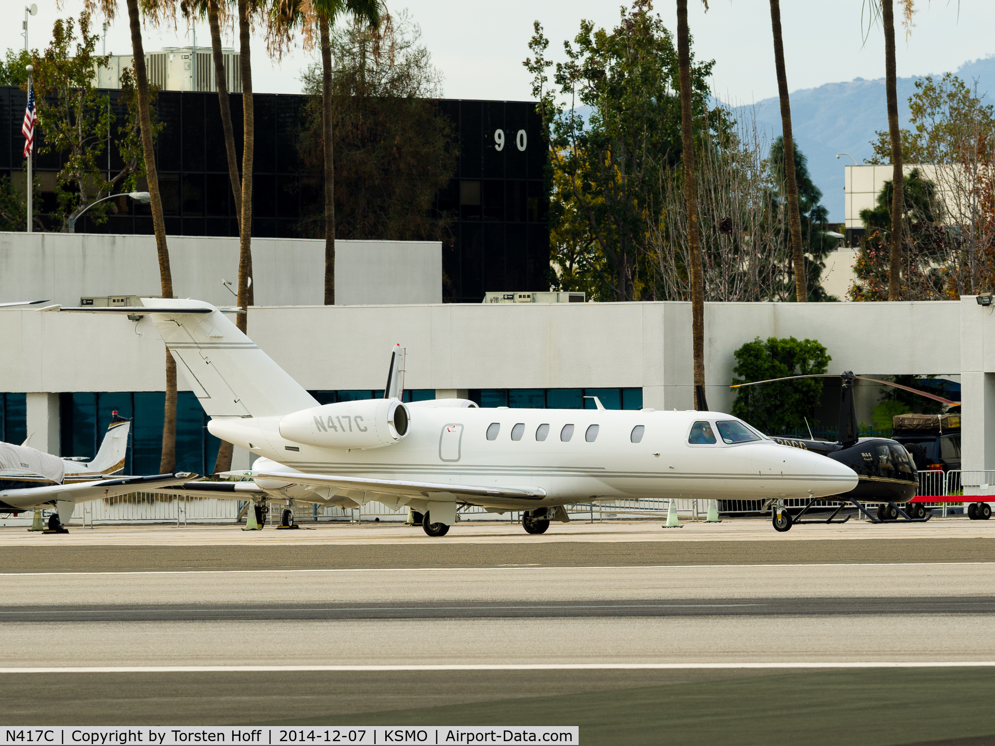 N417C, 2010 Cessna 525C CitationJet CJ4 C/N 525C-0021, N417C taxiing