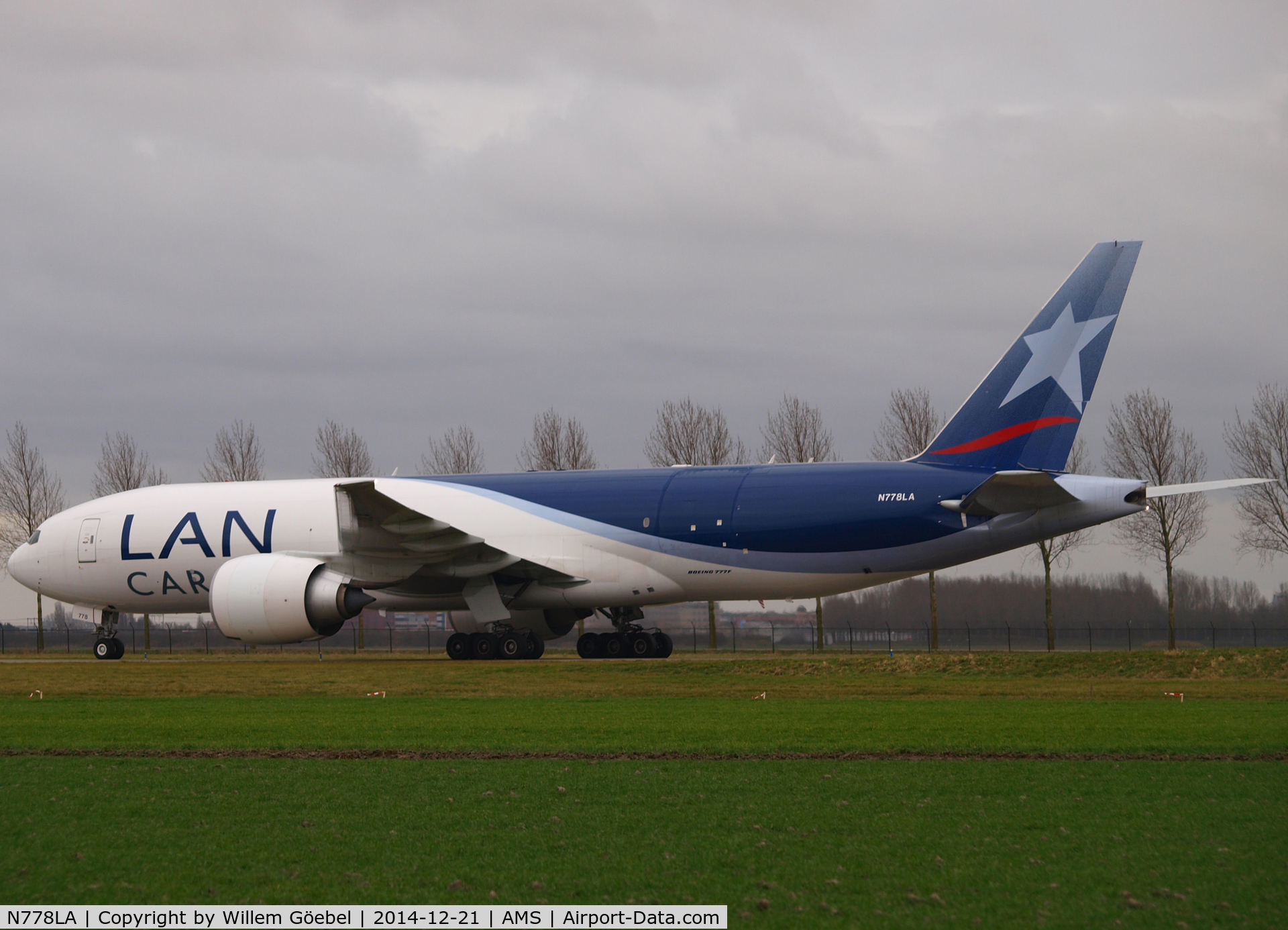 N778LA, 2012 Boeing 777-F6N C/N 41518, Taxi from runway 18R to the gate of Schiphol Airport