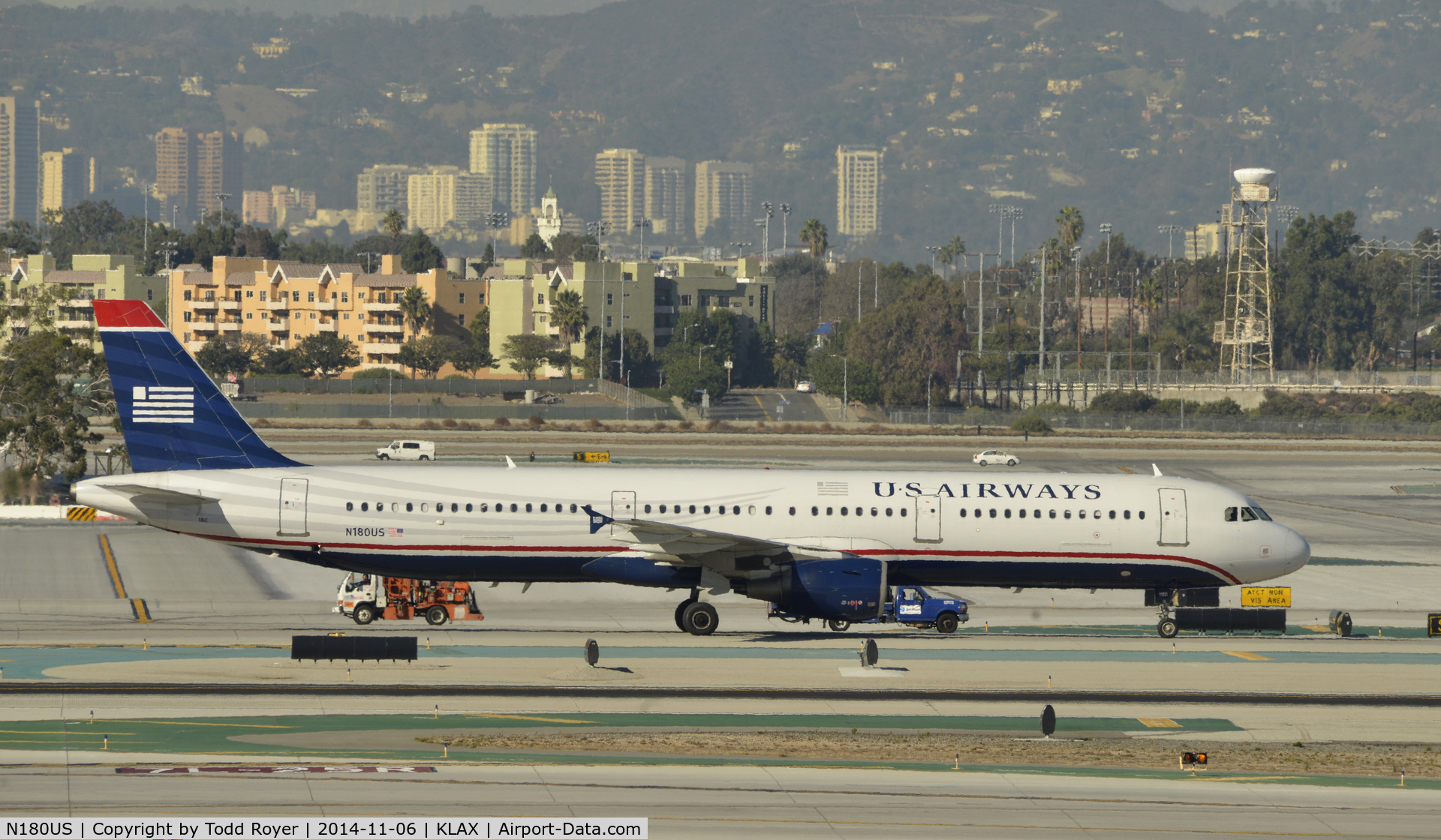 N180US, 2001 Airbus A321-211 C/N 1525, Taxiing to gate at LAX