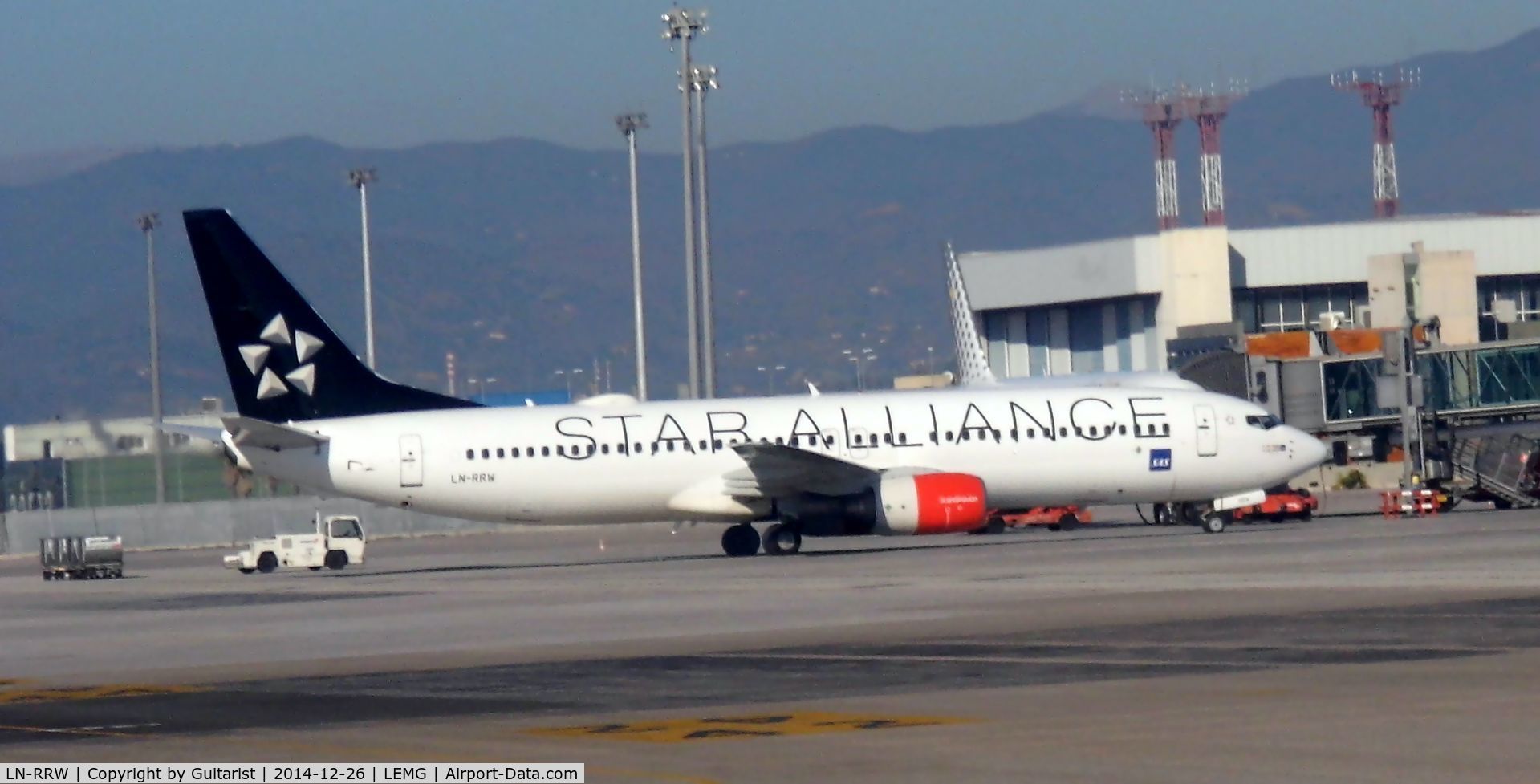 LN-RRW, 2004 Boeing 737-883 C/N 32277, Arrival at Malaga