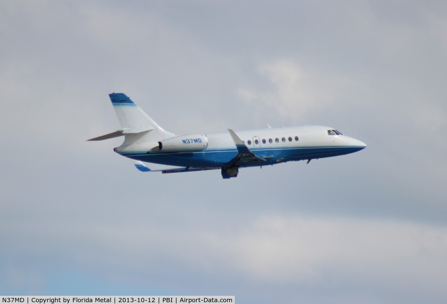 N37MD, 1996 Dassault Falcon 2000 C/N 32, Falcon 2000