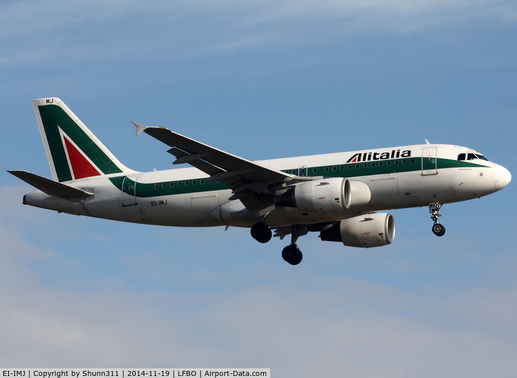 EI-IMJ, 2002 Airbus A319-112 C/N 1779, Landing rwy 14R