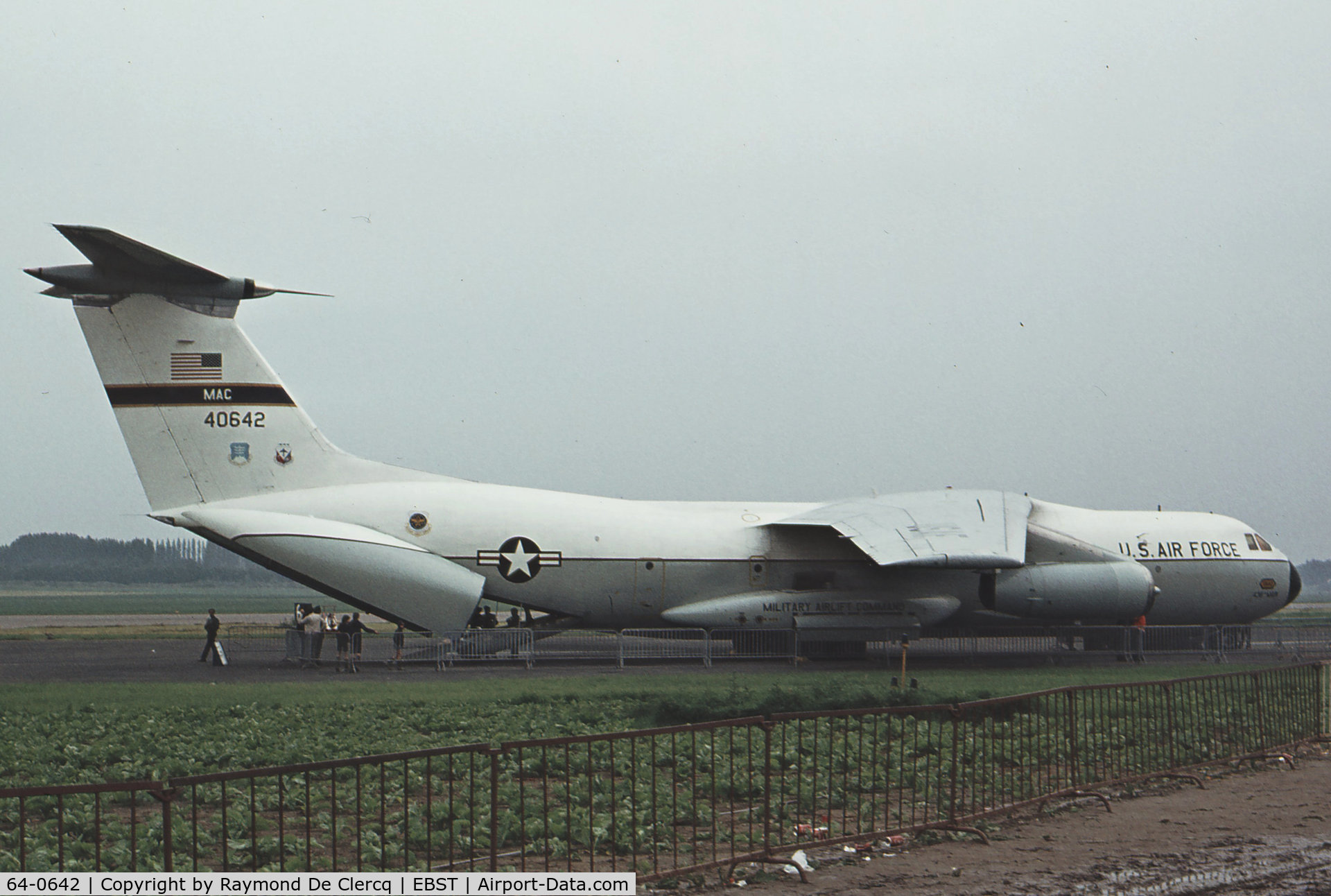 64-0642, 1964 Lockheed C-141A Starlifter C/N 300-6055, BAF airshow in july 1977.