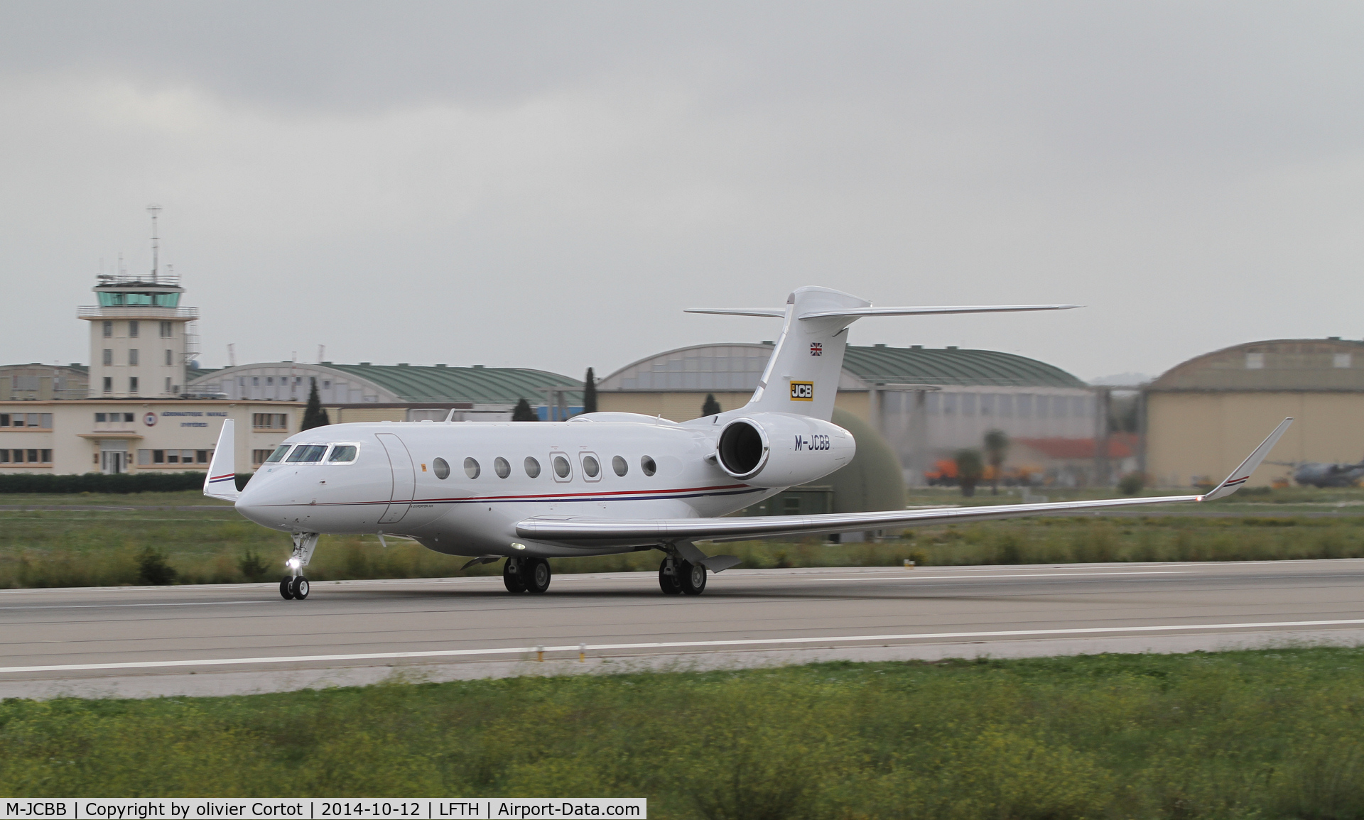 M-JCBB, 2013 Gulfstream Aerospace G650 (G-VI) C/N 6049, Taking off from Hyères airport