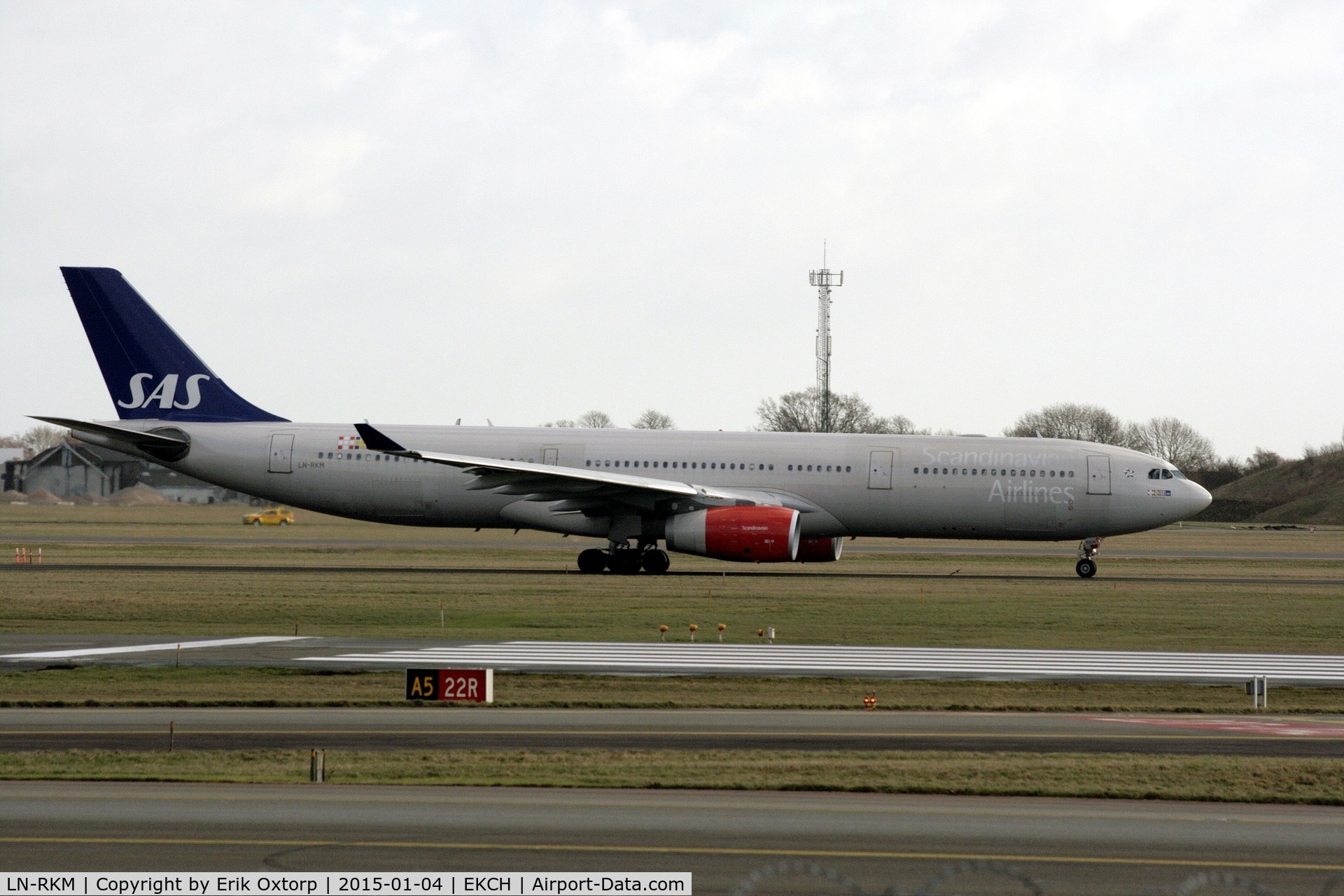 LN-RKM, 2002 Airbus A330-343X C/N 496, LN-RKM taxing for take off rw 04R