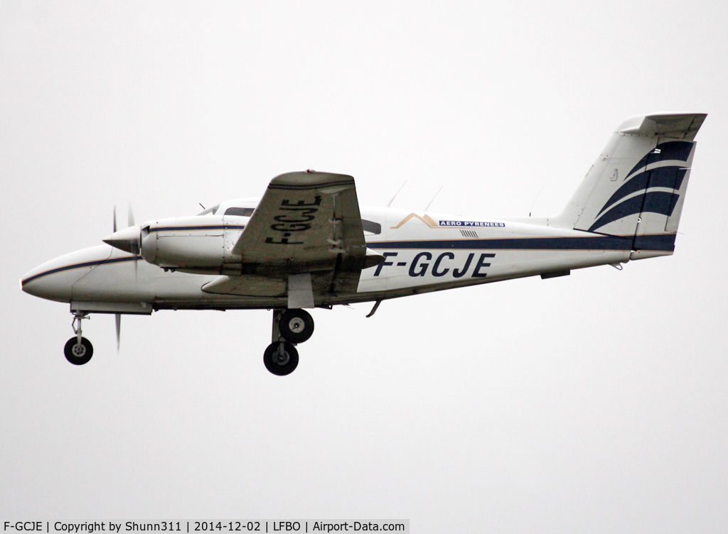 F-GCJE, Piper PA-44-180 Seminole C/N 44-8095025, Landing rwy 32L