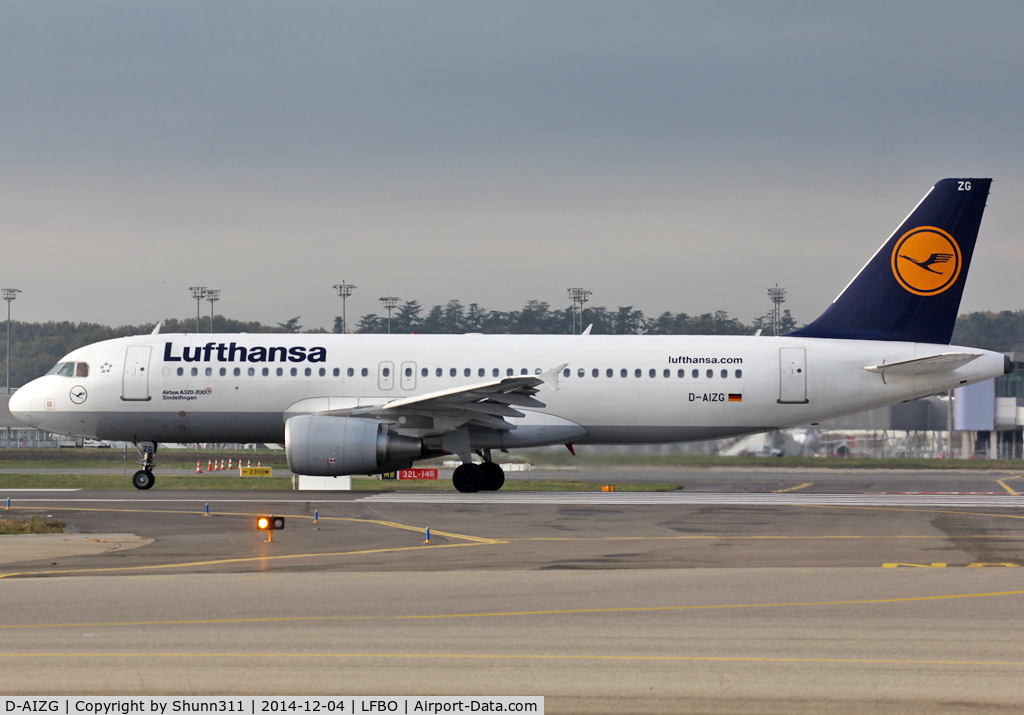 D-AIZG, 2010 Airbus A320-214 C/N 4324, Ready for take off rwy 14L