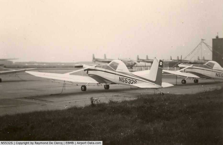 N5532S, 1966 Cessna 188 AGwagon AGwagon C/N 188-0032, In the late 60's there was a Cessna dealer at the military airport side of Brussels airport, notice the C-119 of the Belgian Air Force in 1966.