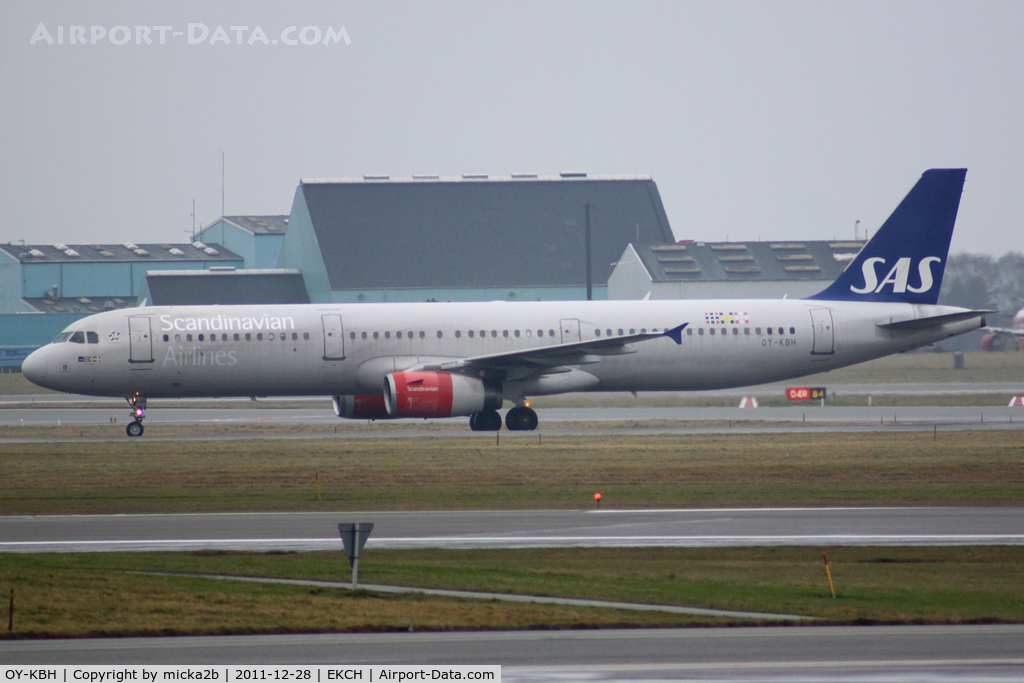OY-KBH, 2002 Airbus A321-232 C/N 1675, Taxiing