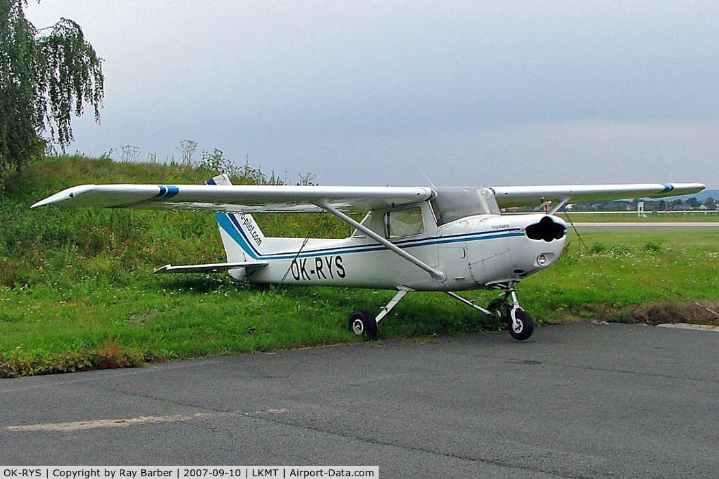 OK-RYS, Cessna 152 C/N 15282262, Cessna 152  [152-82262] Ostrava-Mosnov~OK 10/09/2007