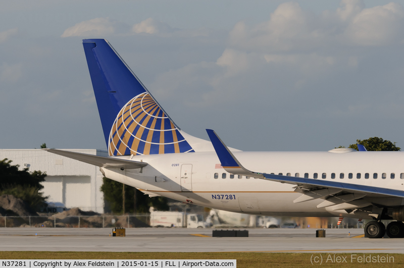 N37281, 2003 Boeing 737-824 C/N 31599, Ft. Lauderdale