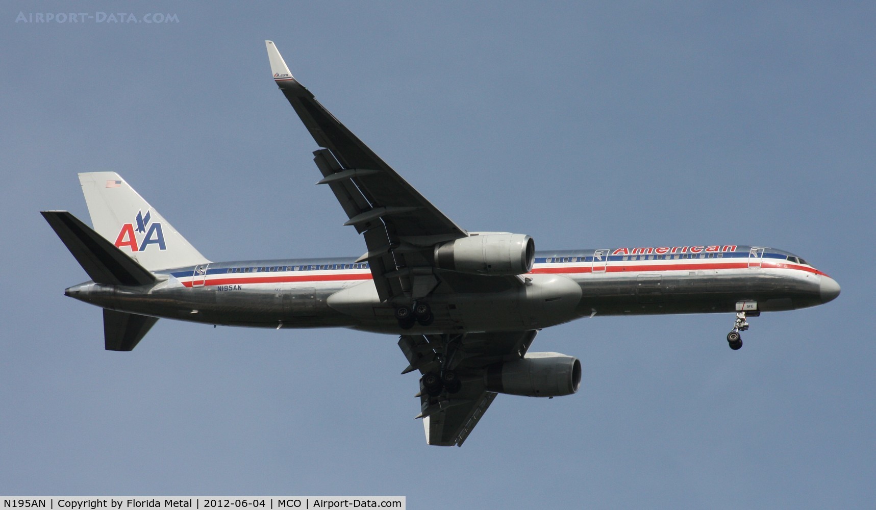 N195AN, 2001 Boeing 757-223 C/N 32389, American