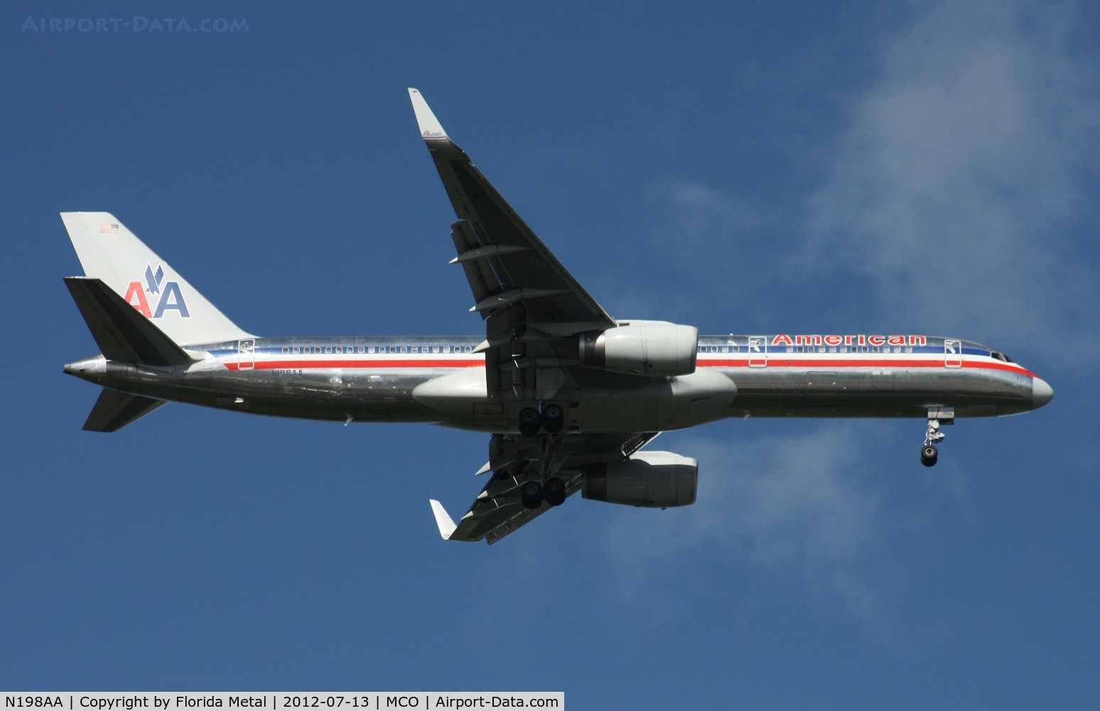 N198AA, 2001 Boeing 757-223 C/N 32392, American 757