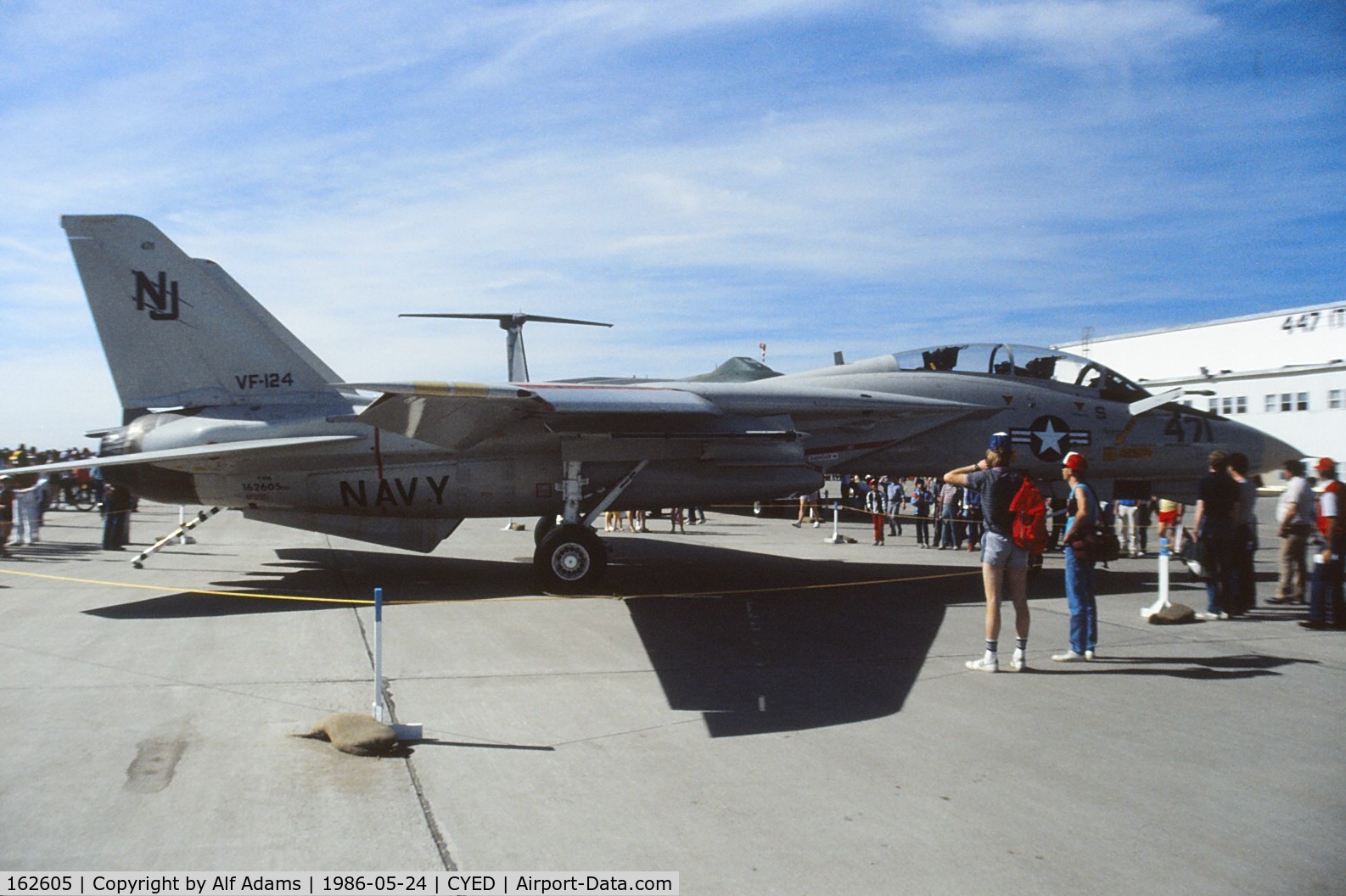 162605, 1986 Grumman F-14A Tomcat C/N 527, Photo shows F-14A 162605 on display at the annual airshow at Canadian Forces Base Edmonton (Namao), Alberta, Canada in 1986.