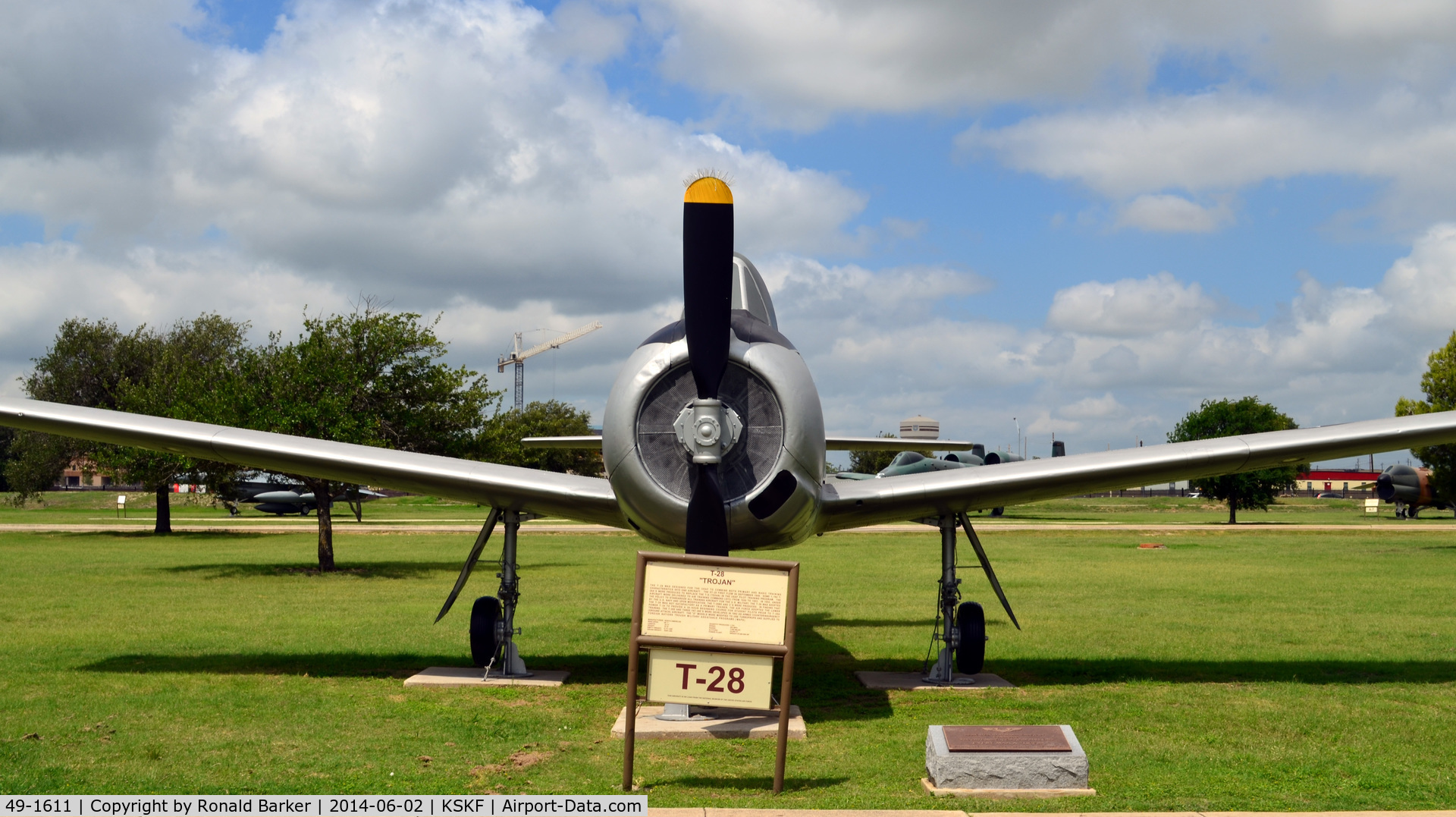 49-1611, North American GT-28A Trojan C/N 159-123, LMTC Parade Field