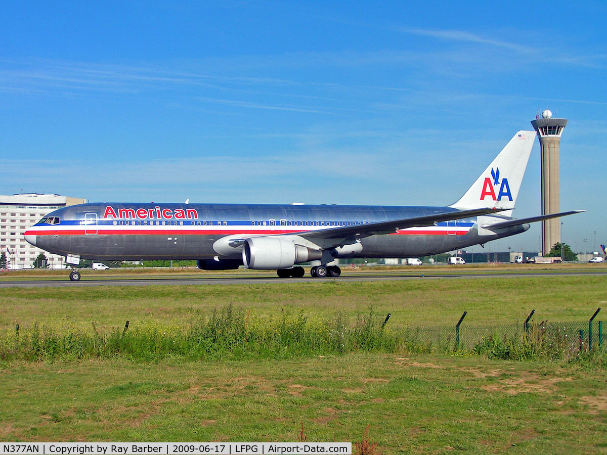 N377AN, 1992 Boeing 767-323 C/N 25446, Boeing 767-323ER [25446] (American Airlines) Paris-Charles De Gaulle~F 17/06/2009