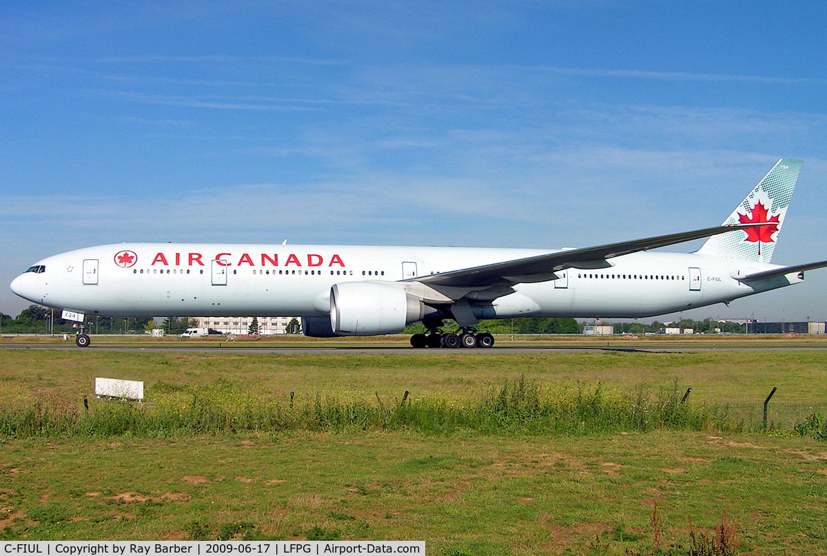 C-FIUL, 2007 Boeing 777-333/ER C/N 35255, Boeing 777-333ER [35255] (Air Canada) Paris-Charles De Gaulle~F 17/06/2009