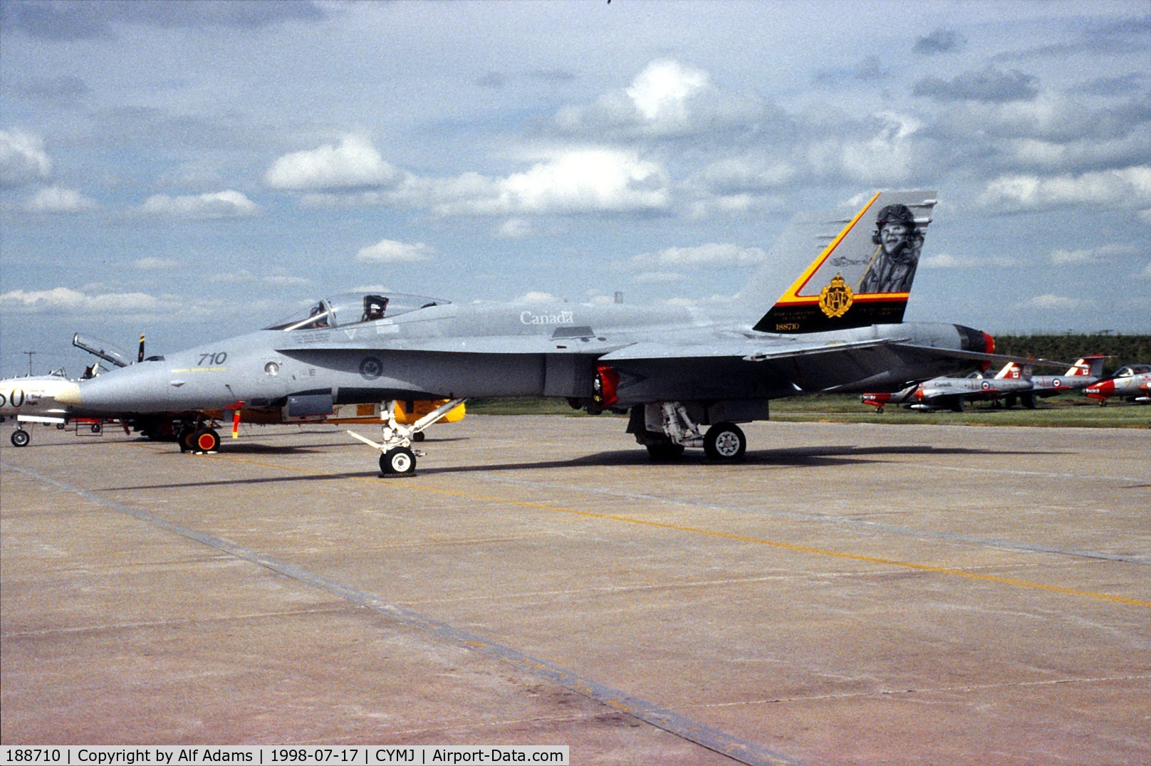 188710, McDonnell Douglas CF-188A Hornet C/N 0137/A103, Displayed at the airshow at Canadian Forces Base, Moose Jaw, Saskatchewan, Canada in 1998.