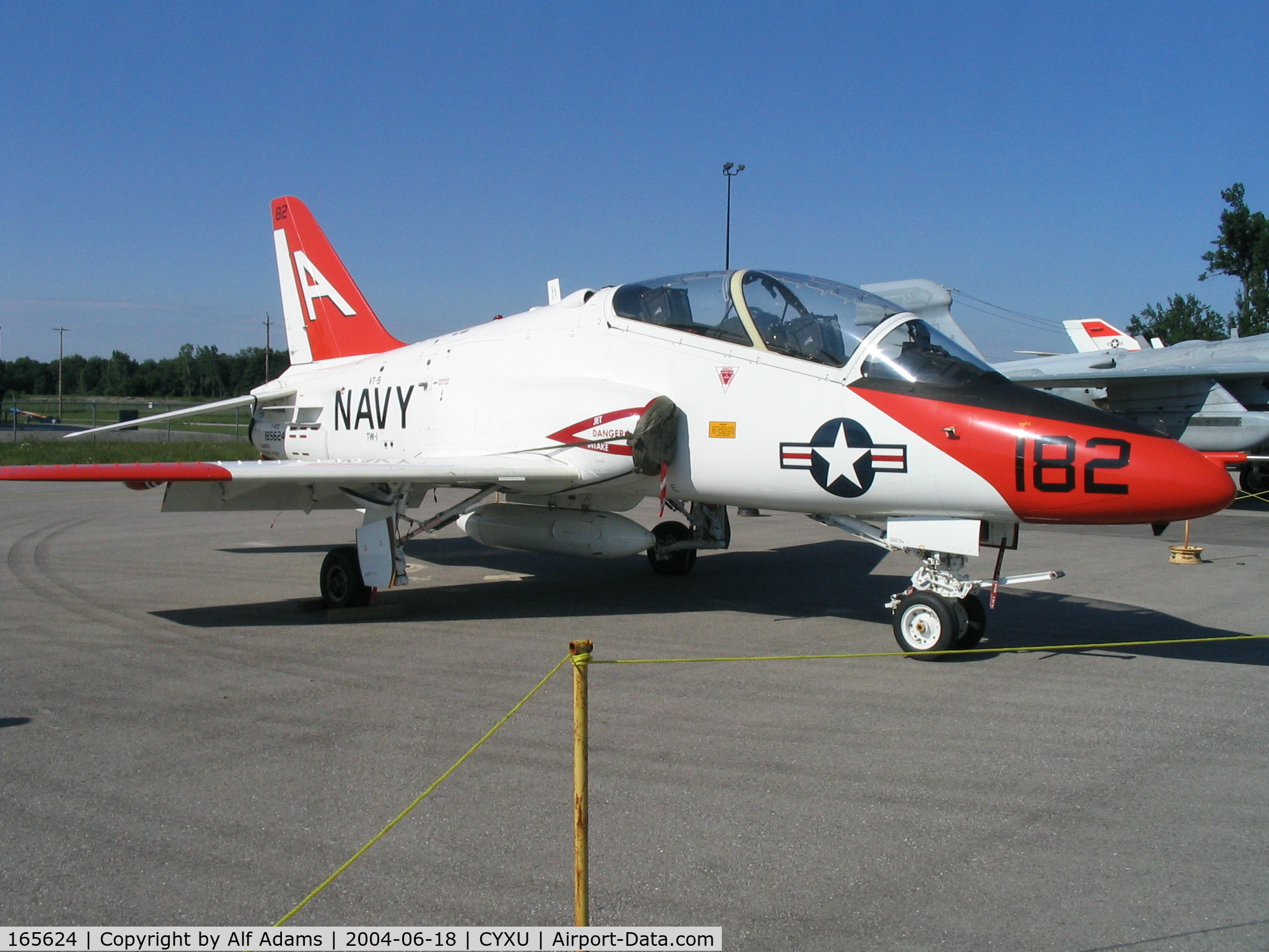 165624, Boeing T-45C Goshawk C/N C082, Displayed at the airshow at London, Ontario, Canada in 2004.