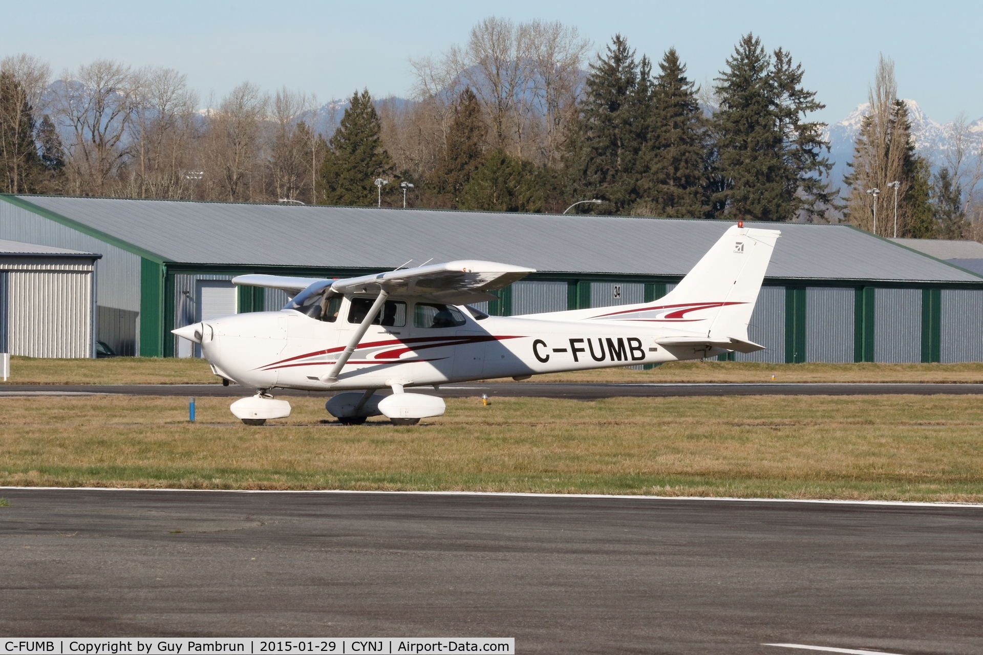 C-FUMB, 2002 Cessna 172S C/N 172S9225, Ready to depart