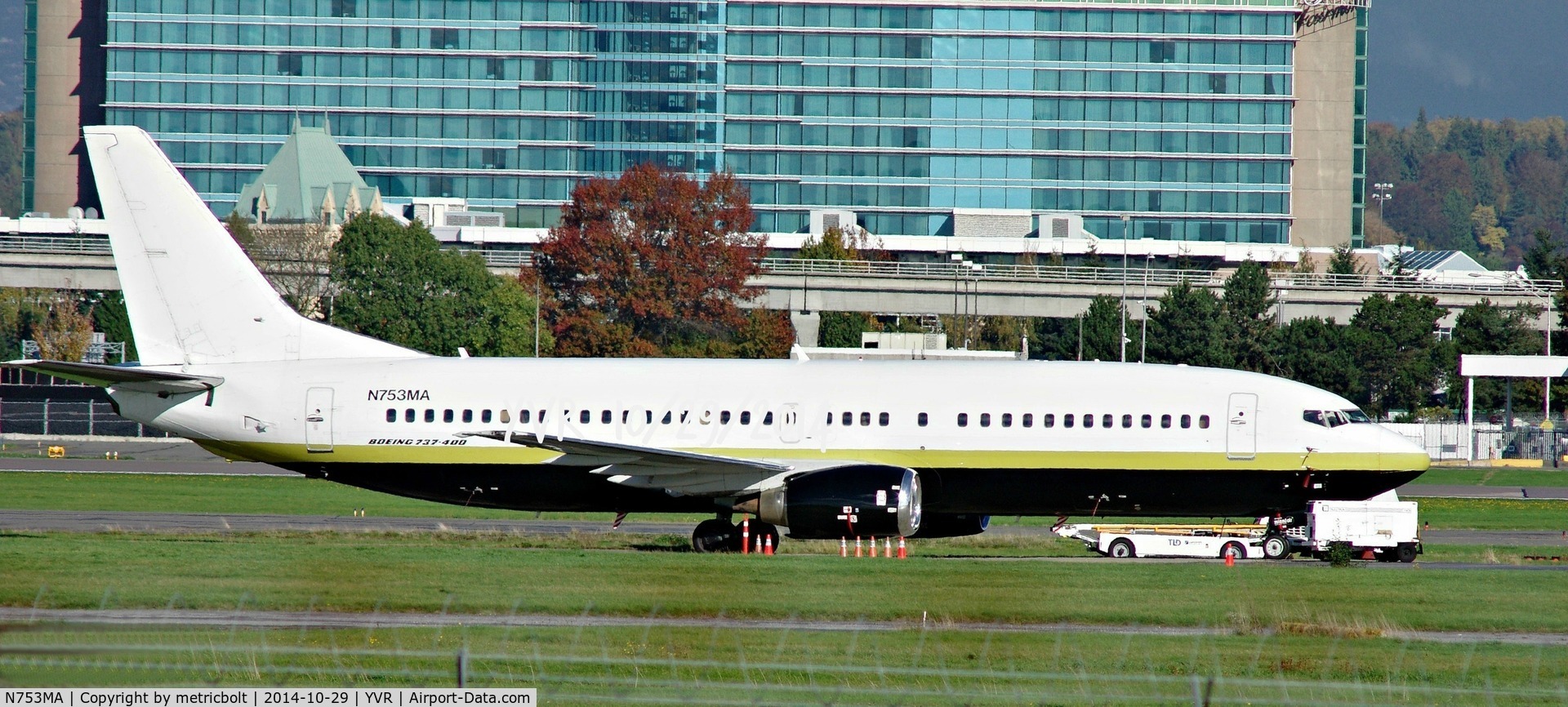 N753MA, 1997 Boeing 737-48E C/N 28053, At YVR