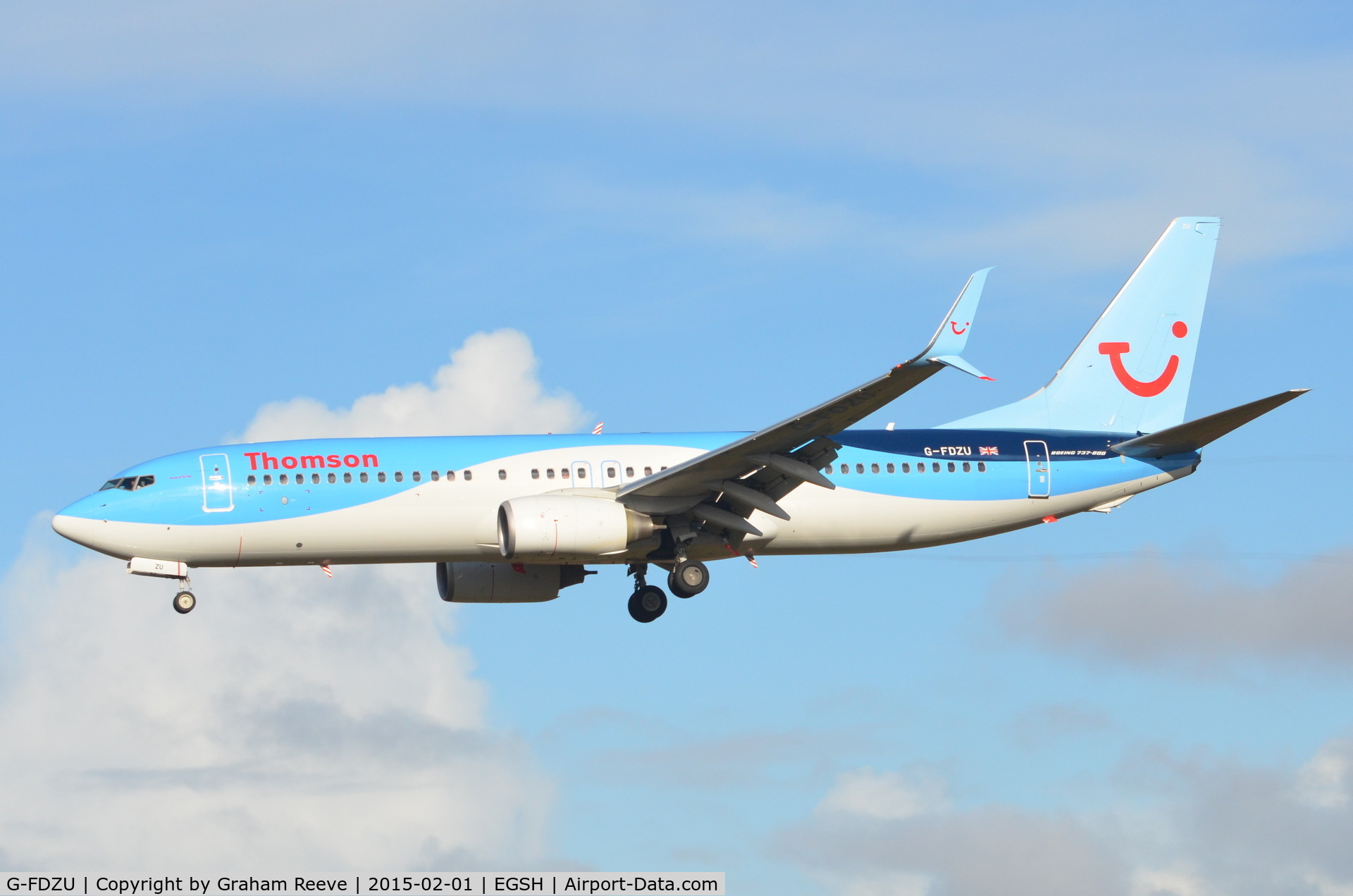 G-FDZU, 2011 Boeing 737-8K5 C/N 37253, Seen landing and fitted with scimitar winglets.