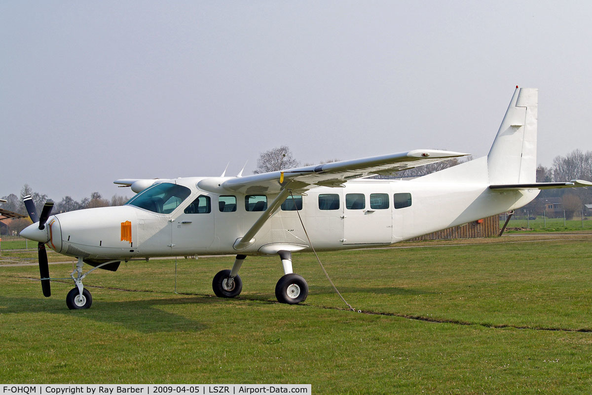 F-OHQM, 1998 Cessna 208B Grand Caravan C/N 208B-0726, Cessna 208B Grand Caravan [208B-0726] Altenrhein~HB 05/04/2009. Unmarked identity gotten from c/n plate.